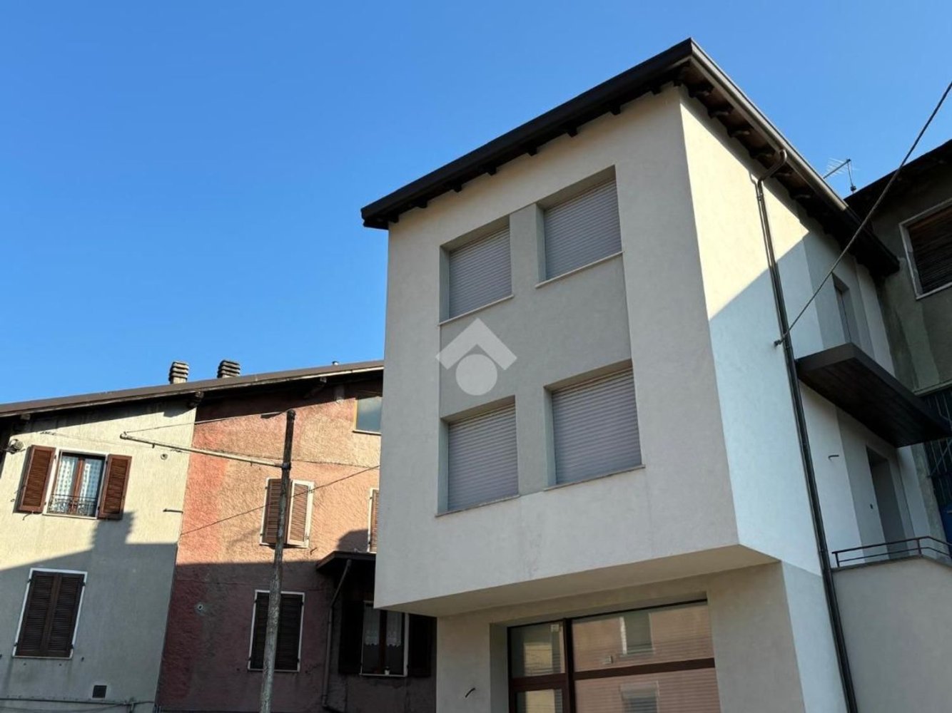 3 rooms House in Esine, Italy No. 4689