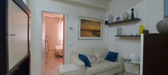 3-Zimmer Wohnung in Montemurlo, Italy, Nr. 71552 9