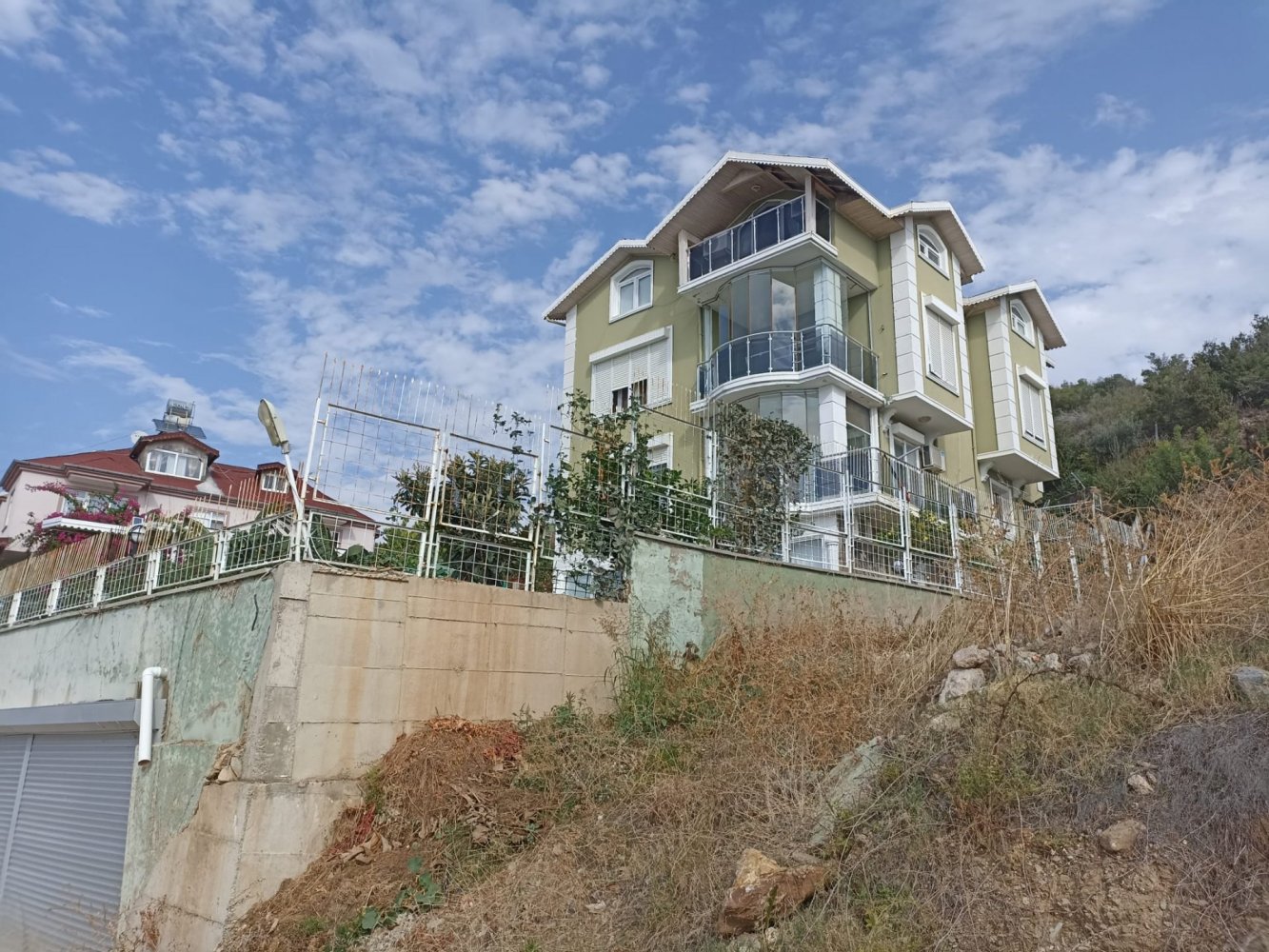 Villa 10+1 in Alanya, Turkey No. 23767