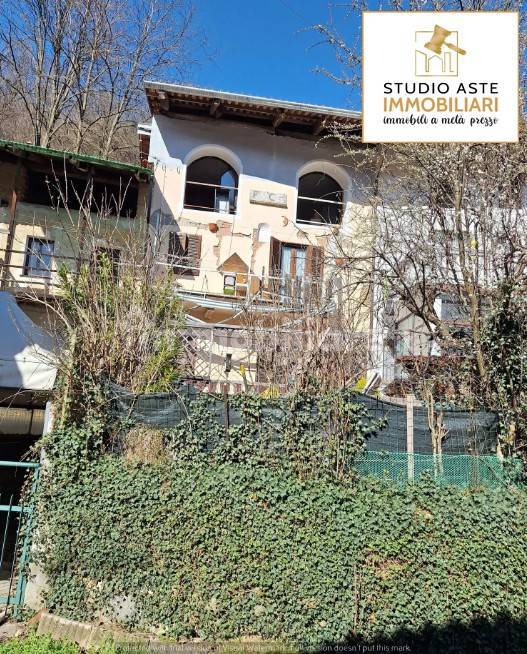 3 bedrooms House in Front, Italy No. 50467