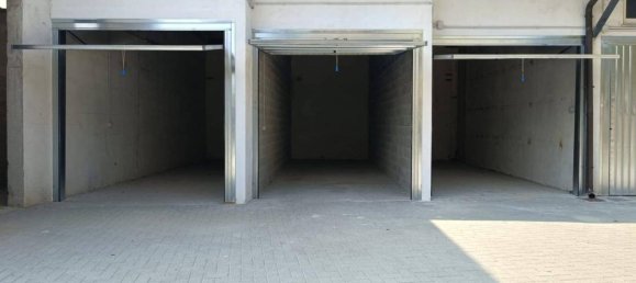 25m² Garage in Nichelino, Italy No. 66373 2