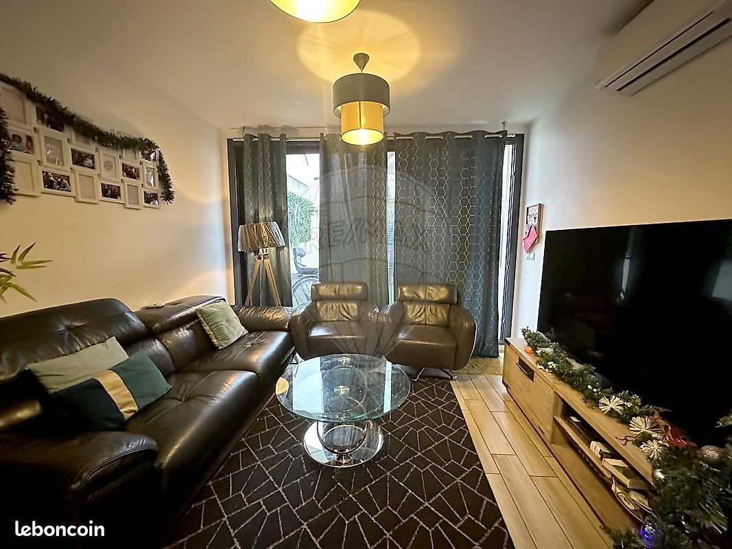 Дом с 4 спальнями в Коломб, Франция № 127734