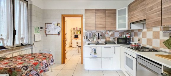 9-Zimmer Doppelhaus in Buccinasco, Italy, Nr. 336962 41