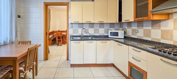 9-Zimmer Doppelhaus in Buccinasco, Italy, Nr. 336962 9