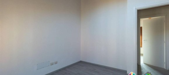 3-salle Duplex à Cermenate, Italy No. 30656 15