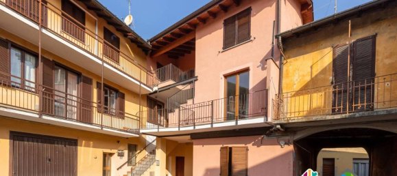 3-salle Duplex à Cermenate, Italy No. 30656 23