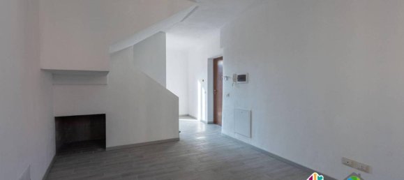 3-salle Duplex à Cermenate, Italy No. 30656 9