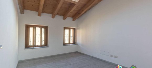 3-salle Duplex à Cermenate, Italy No. 30656 13