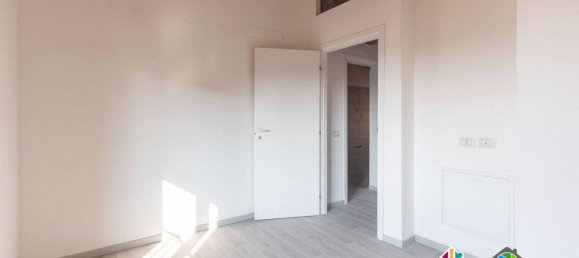 3-salle Duplex à Cermenate, Italy No. 30656 19