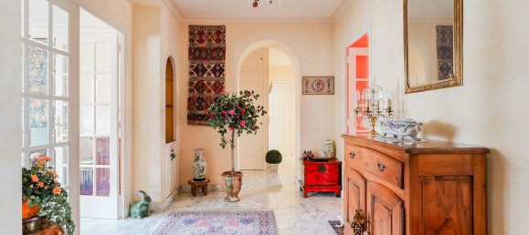 3 bedrooms Apartment in Lyon, France No. 337917 3