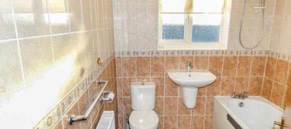 3 bedrooms House in Kingston upon Hull, United Kingdom No. 2231 11