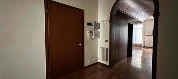 4-Zimmer Wohnung in Padua, Italy, Nr. 107360 11