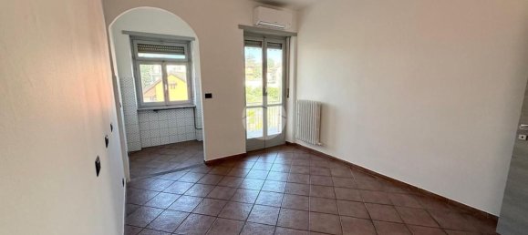 3 rooms Apartment in Chieri, Italy No. 265964 3