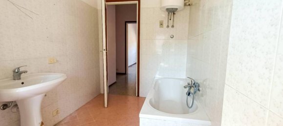 Квартира с 2 спальнями в Боргосезия, Италия № 135028 20