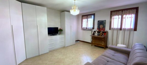 8غرفة منزل في Due Carrare, Italy رقم 29977 45