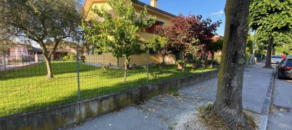 8غرفة منزل في Due Carrare, Italy رقم 29977 70