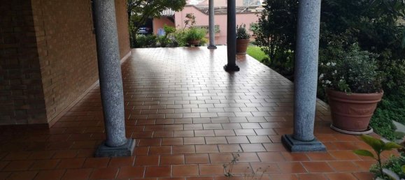 12-Zimmer Villa in Muggiò, Italy, Nr. 5348 2