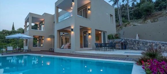 4 bedrooms Villa in Corfu, Greece No. 8195 2