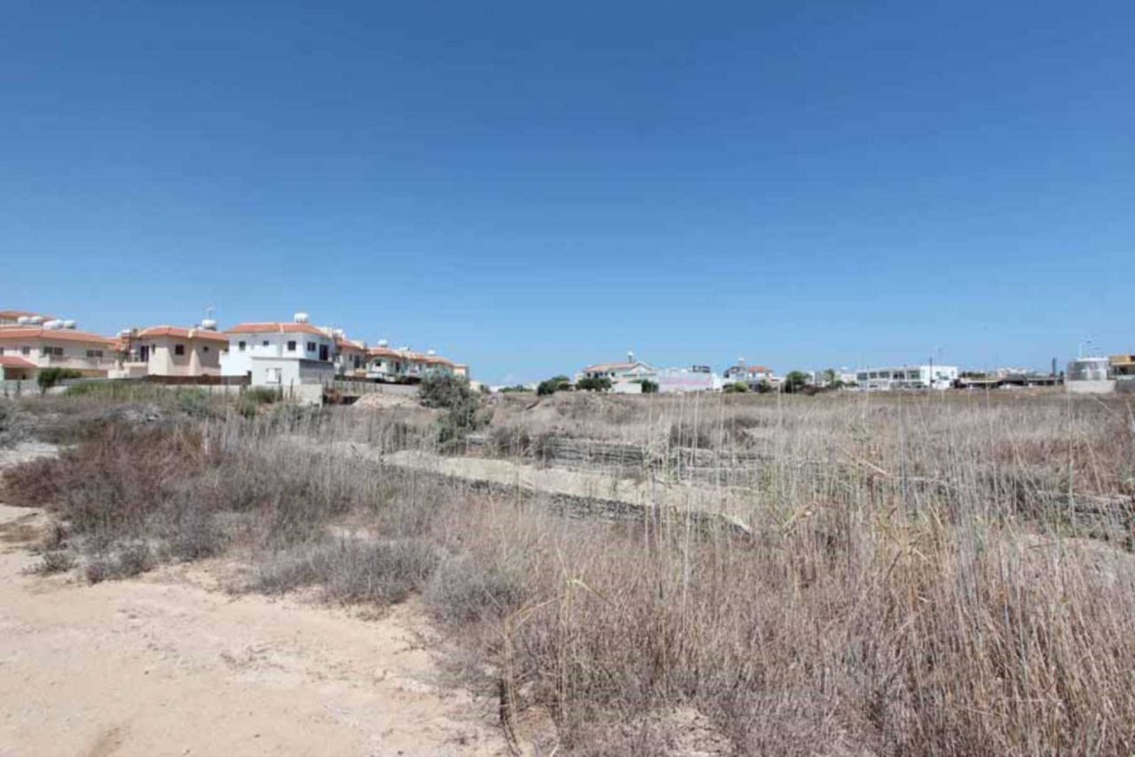 Terrain à Paralimni, Cyprus No. 24095