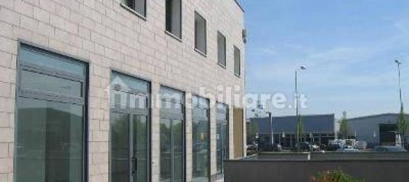 5-Zimmer Gewerbliche Immobilie in Sassuolo, Italy, Nr. 72671 2