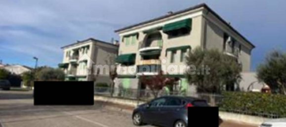 2 bedrooms Apartment in Lonigo, Italy No. 190877 4