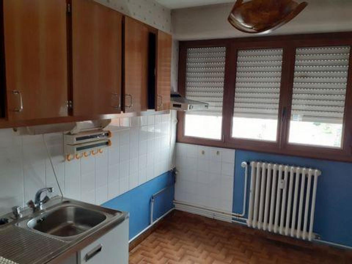 2 bedrooms Condo in Chatellerault, France No. 22996