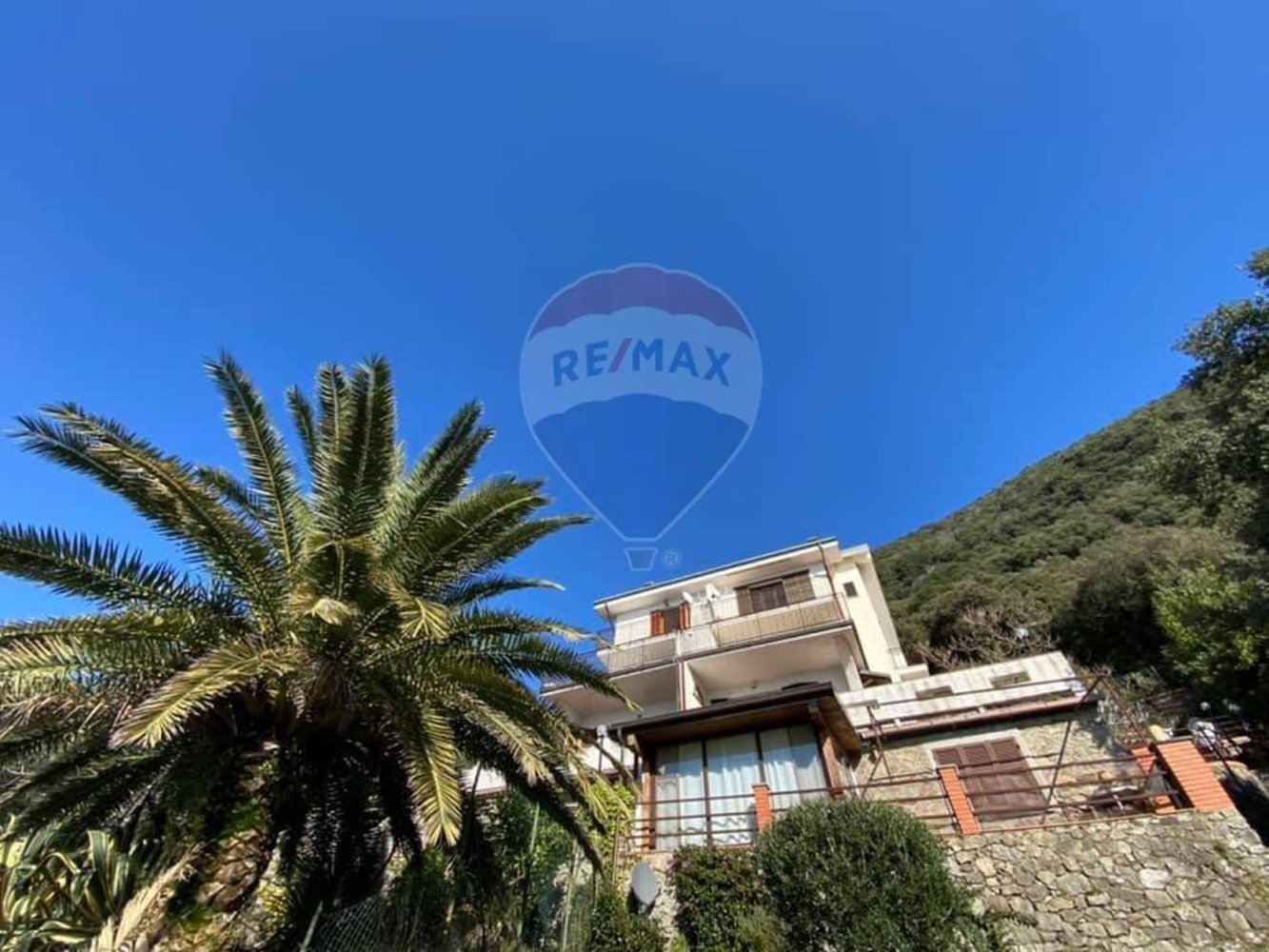 3 bedrooms Villa in Moneglia, Italy No. 262190