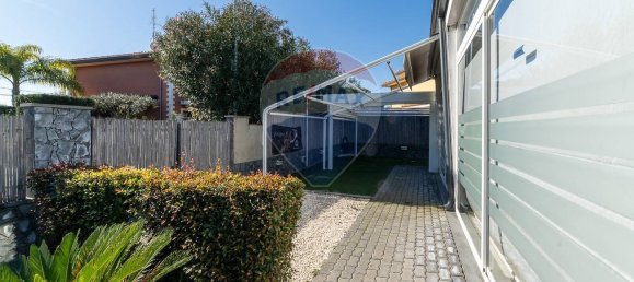 2 rooms Commercial property in San Giovanni la Punta, Italy No. 58575 3