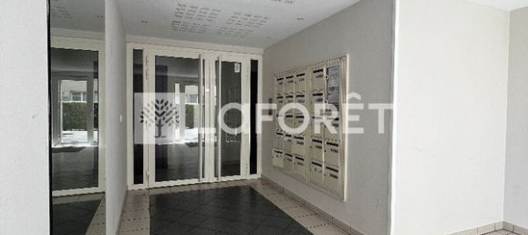 2 bedrooms Apartment in Corbeil-Essonnes, France No. 170425 2