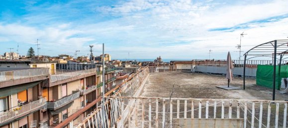 5-salle Appartement à Aci Catena, Italy No. 33354 12