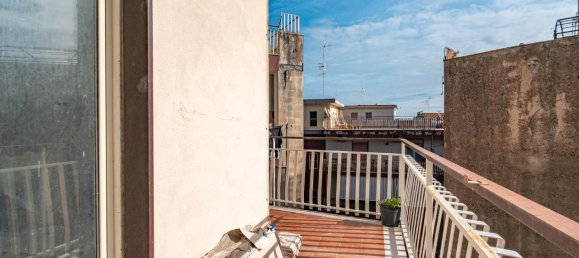 5-salle Appartement à Aci Catena, Italy No. 33354 7