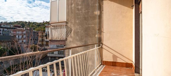 5-salle Appartement à Aci Catena, Italy No. 33354 6