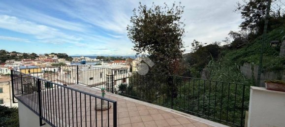 2 Schlafzimmer Wohnung in Ischia, Italy, Nr. 54744 8