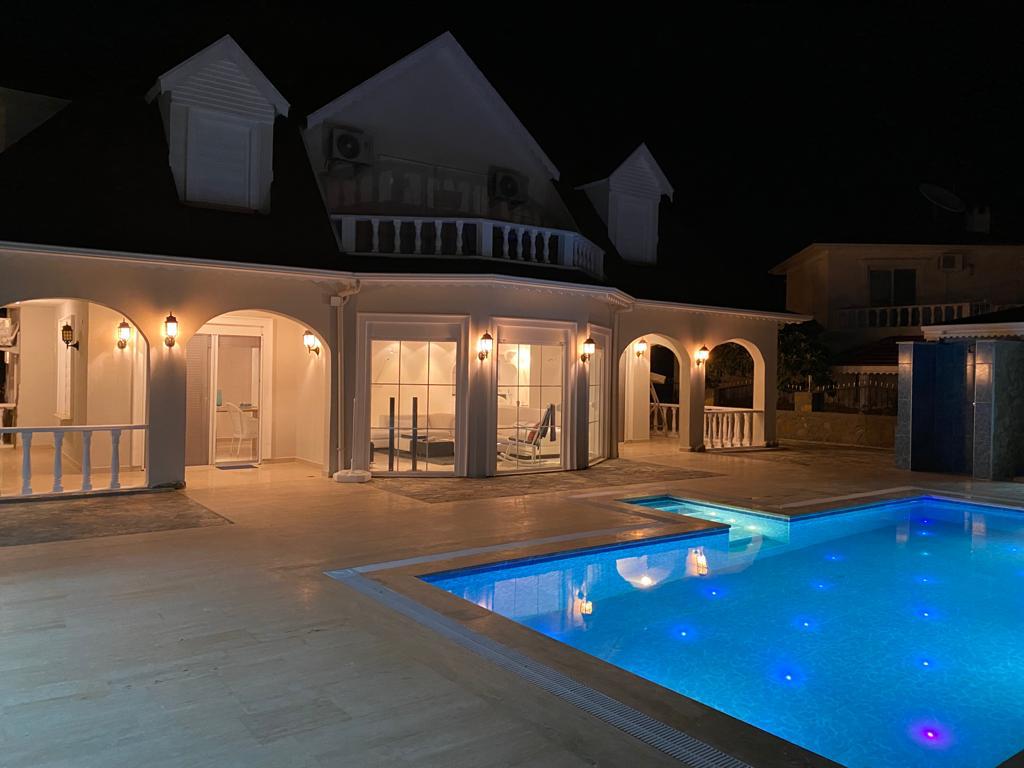 5 rooms Villa in Incekum, Turkey No. 13145