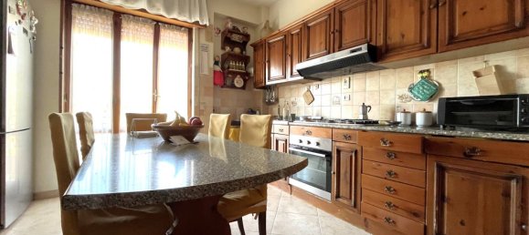 Apartamento de 2 dormitorios en Catanzaro, Italy No. 49798 11