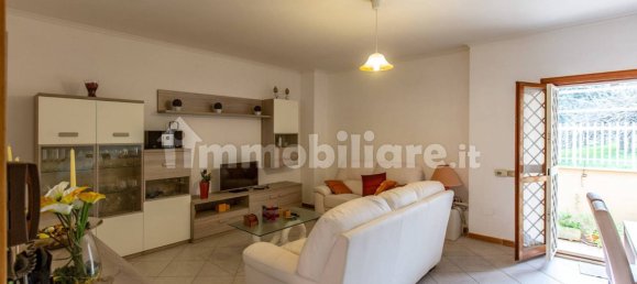 3 bedrooms House in Rome, Italy No. 161043 8