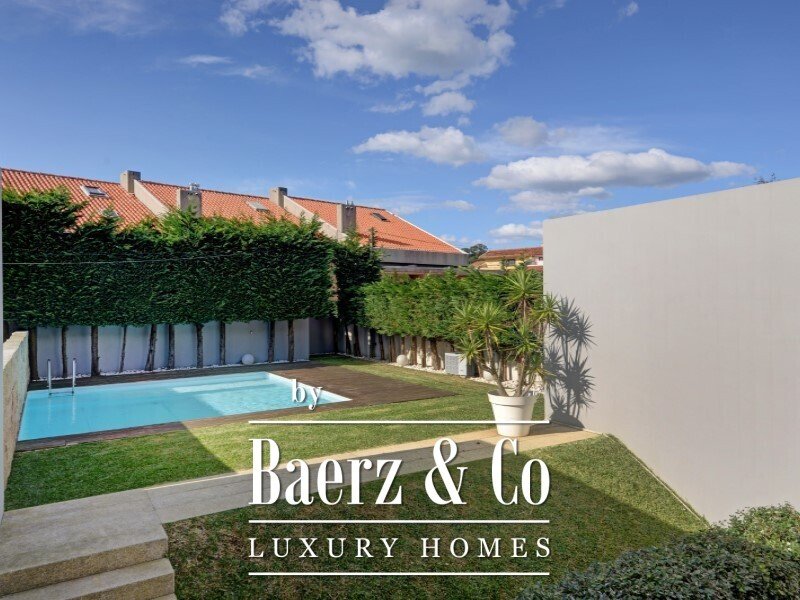 4 bedrooms Villa in Vila Nova de Gaia, Portugal No. 131300