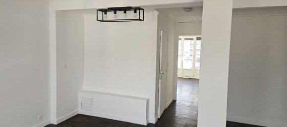 Apartamento de 1 dormitorio en Nogent-sur-Marne, France No. 208519 3