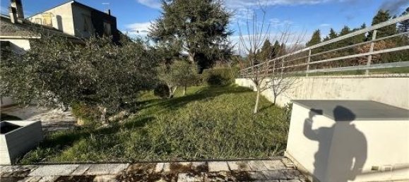 7 rooms Apartment in Montelupo Fiorentino, Italy No. 33925 7