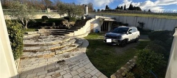 7 rooms Apartment in Montelupo Fiorentino, Italy No. 33925 3