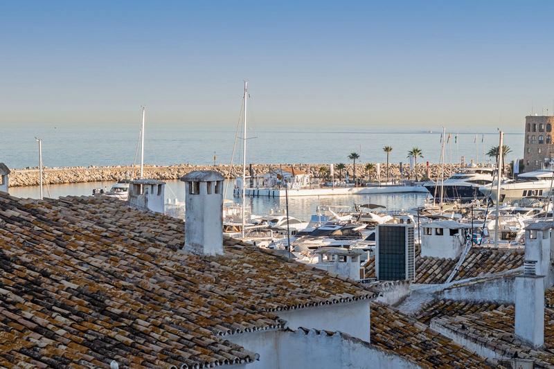 5 bedrooms Apartment in Marbella, Spain No. 141774