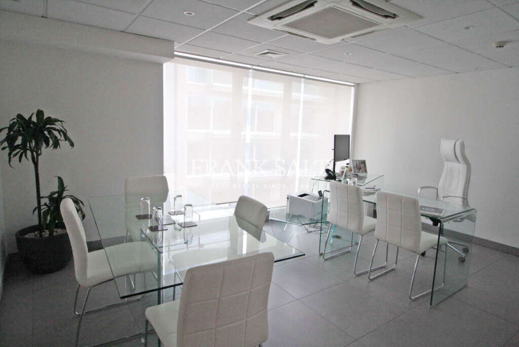 500m² Office in Ta' Xbiex, Malta No. 13490