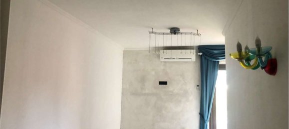 2-salle Appartement à Varese, Italy No. 113722 7