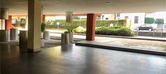 2-salle Appartement à Varese, Italy No. 113722 3