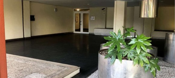 2-salle Appartement à Varese, Italy No. 113722 2