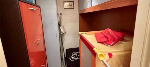 2-salle Appartement à Varese, Italy No. 113722 11