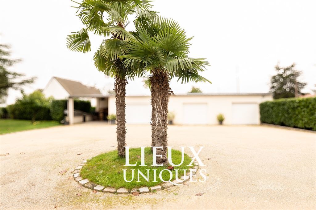 Parking à Fresnes, France 83m² No. 210755