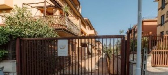 3-salle Appartement à Mentana, Italy No. 16923 5