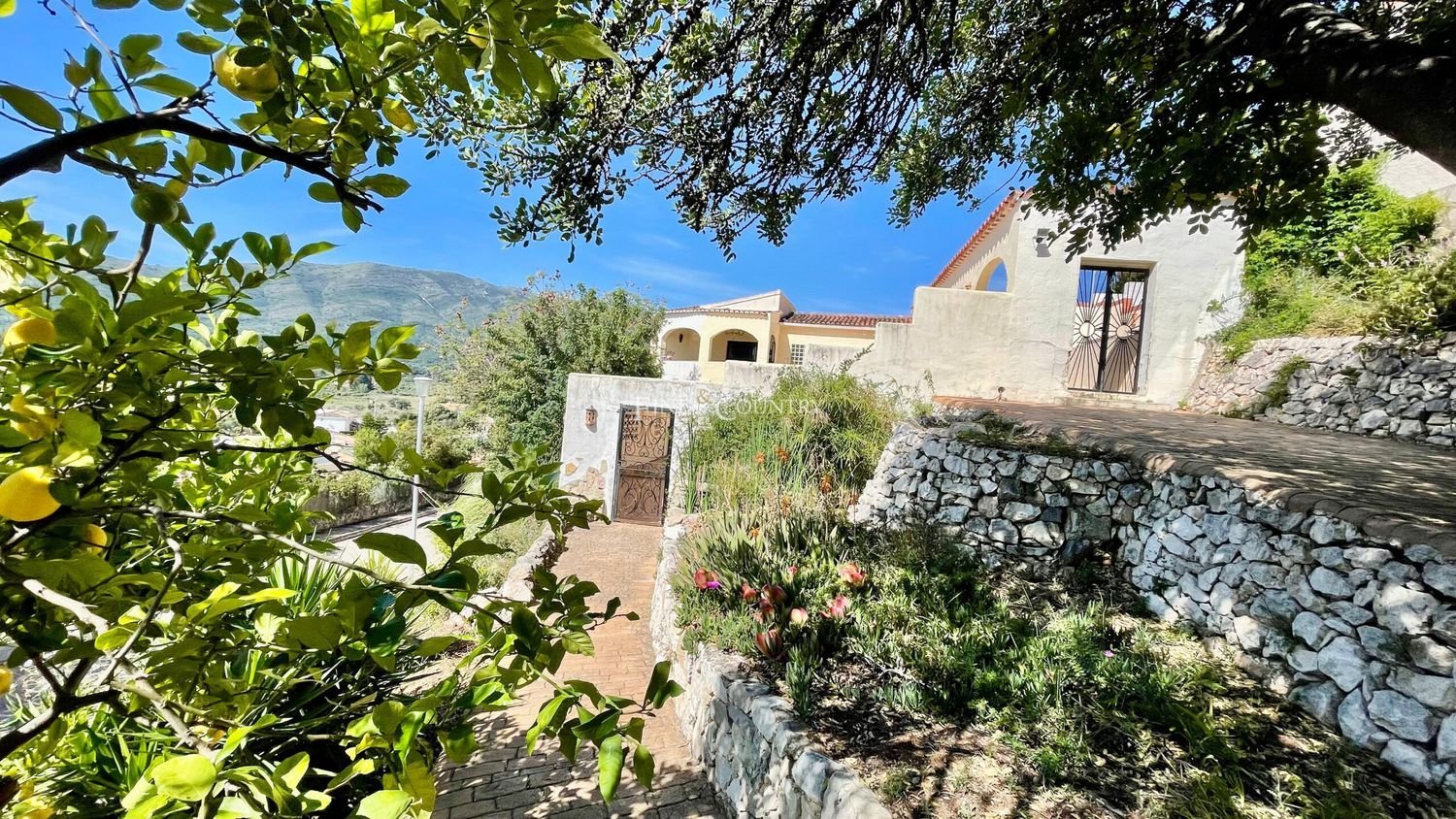 4 bedrooms House in Alcalali, Spain No. 211443