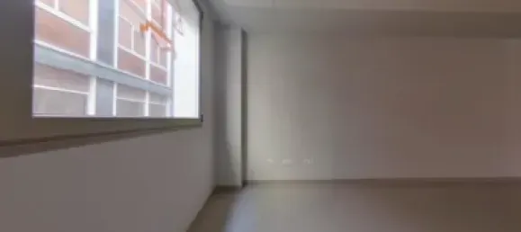 Oficina de 2 dormitorios en León, Spain No. 65738 8